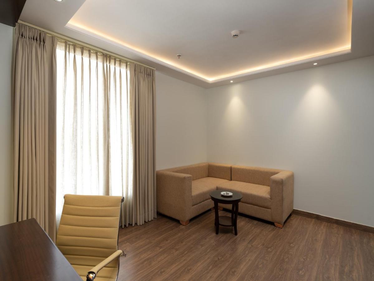 Cygnett Park Bl Hotel Jaipur Ngoại thất bức ảnh